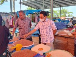Menjelang Hari Raya Idul Fitri, Bupati Butur Bersama TPID Kabupaten Gelar Operasi Pasar