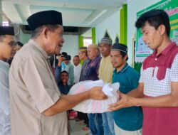 Safari Ramadhan di Buton Utara, Wagub Sultra Hugua Bagi Ribuan Paket Sembako dan Beri Bantuan Masjid