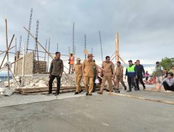 Bupati Butur Tinjau Pekerjaan Kampung Nelayan di Malalanda