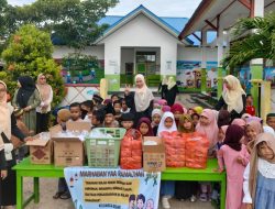 Tanamkan Kepedulian Sejak Dini, Siswa TK Negeri Tandai Bale Berbagi Takjil di Bulan Ramadan