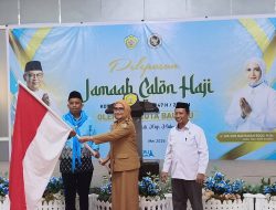 Wakil Walikota Baubau Resmi Lepas 135 Jemaah Haji Menuju Tanah Suci