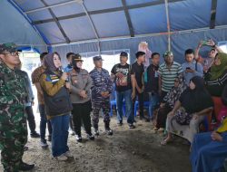 Wali Kota Kendari Turun Langsung Salurkan Bantuan Bapanas untuk Korban Banjir dan Longsor